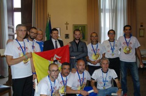 foto con sindaco e vice